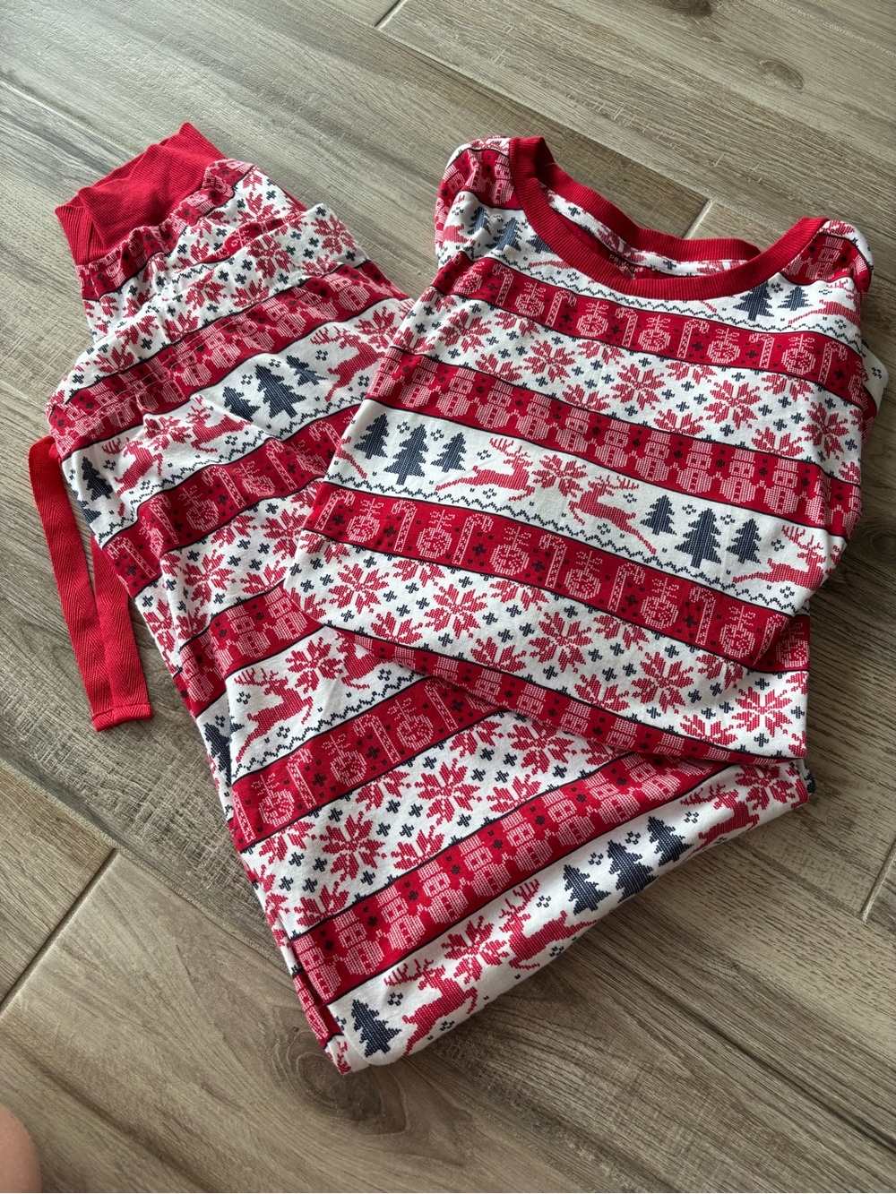 Primark Red and White Fair Isle Women’s Pajama Set with Gray Accents size 2XL